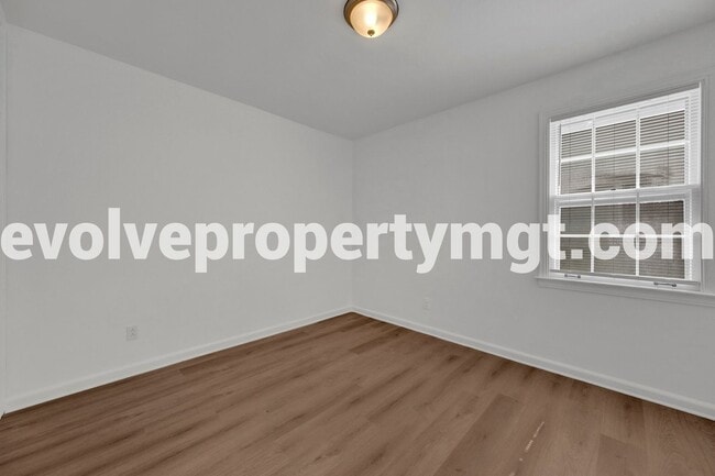 Building Photo - STUNNING RENOVATION IN PRIME LOCATION!! $5...