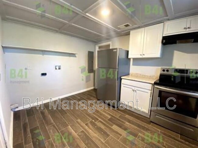 Building Photo - 8012 Green St