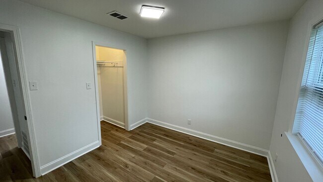 Building Photo - 3 Bedroom • 2 Bath • $1,450/mo