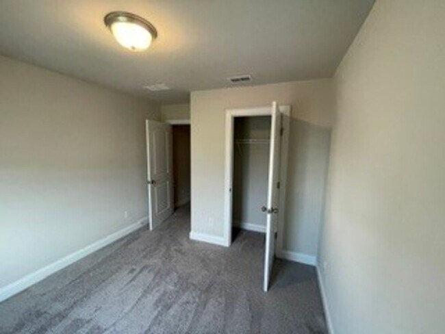 Building Photo - 4506 Skywood Ln