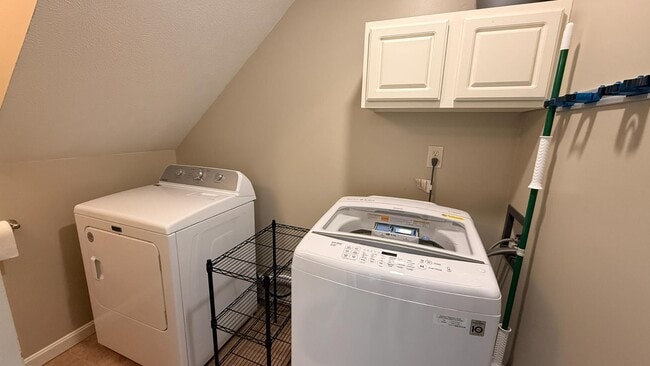 Building Photo - 262 Bradford Square