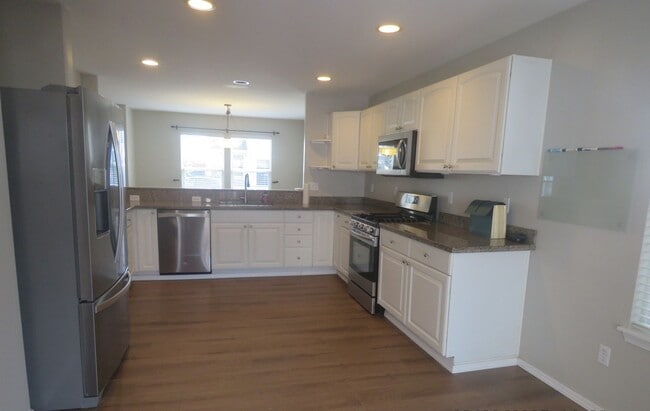 Building Photo - 3bd/2.25ba Renton House