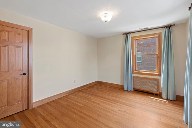 Building Photo - 5109 Fairglen Ln