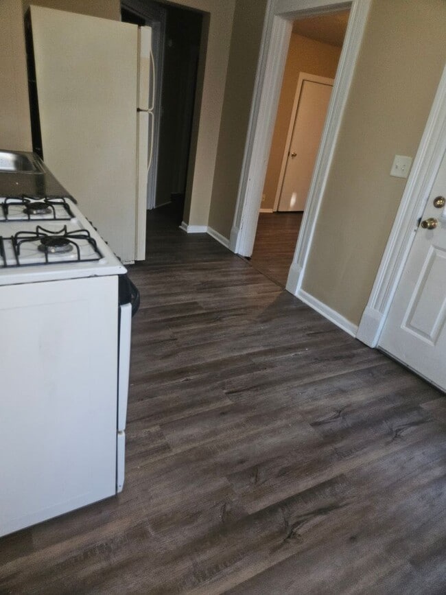 Building Photo - 1001 Lincoln Ave