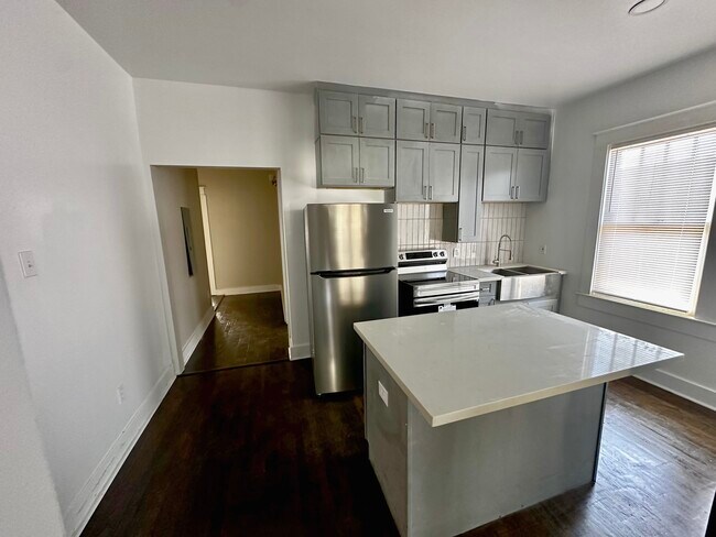 Building Photo - 1704 South St