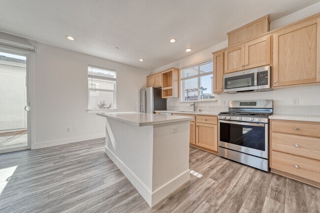 Building Photo - 2221 Tapia Wy