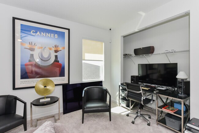 Building Photo - 1525 Stockbridge St