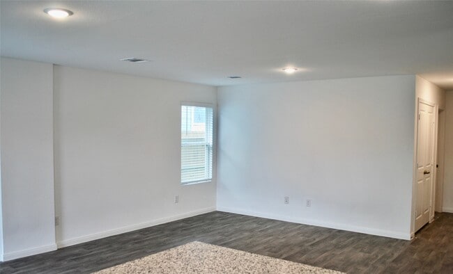 Building Photo - 16751 N Marie Vlg Dr