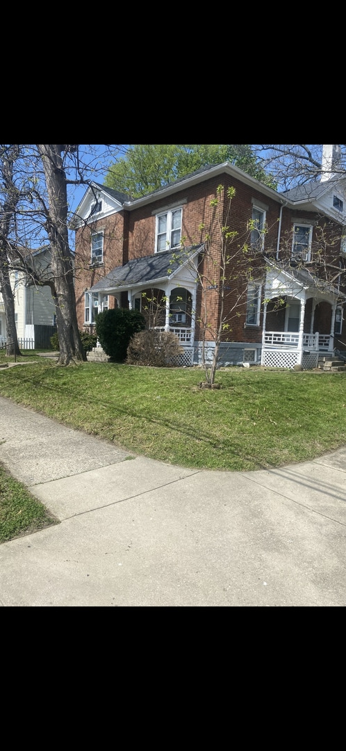 Building Photo - E 5th St