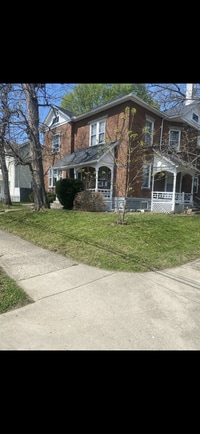 Building Photo - E 5th St