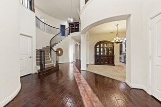 Building Photo - 15520 Mayflower Trail