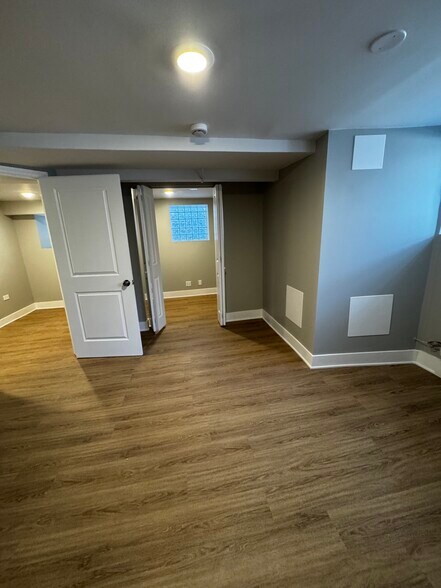 Building Photo - 3716 N Racine Ave