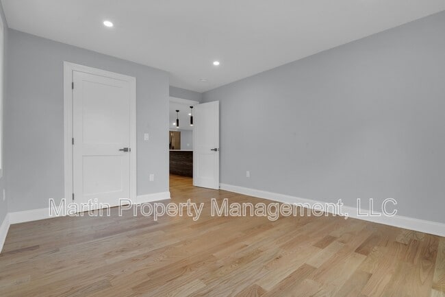 Building Photo - 1 Rockingham Ave