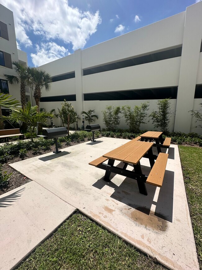 Building Photo - 9970 NW 129th Ter
