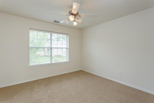 Building Photo - 138 E Spindle Tree Cir