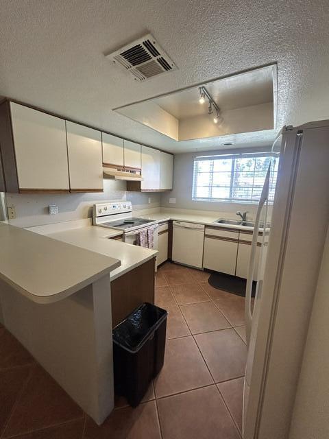 Building Photo - 505 S Farrell Dr