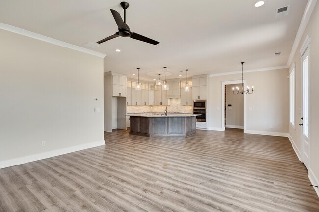 Building Photo - 5056 Jon Oak Dr