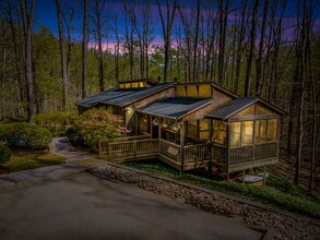 Building Photo - 1115 High Country Rd