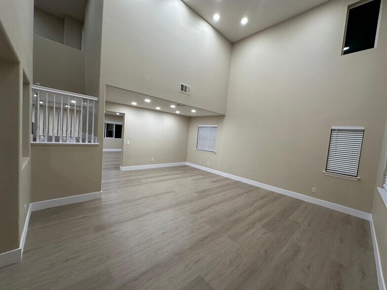 Building Photo - 32654 Via Perales