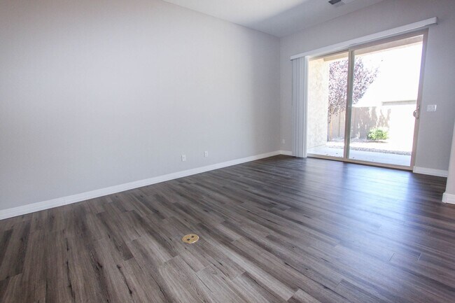 Building Photo - Granville - 3 bedroom home