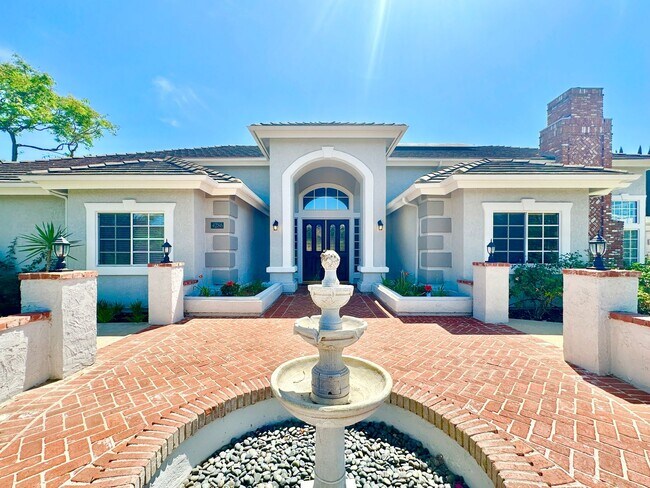 Building Photo - 4286 La Canada Rd