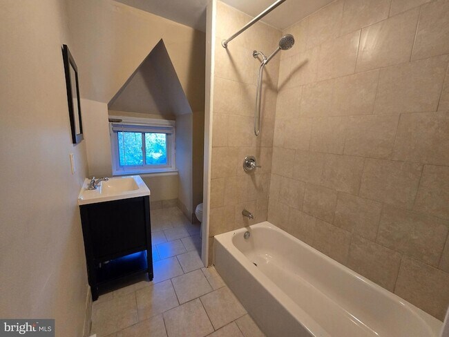 Building Photo - 133 E Mt Airy Ave