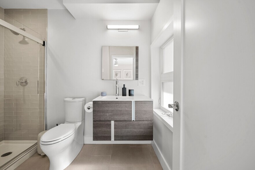 Building Photo - 16 Haynes St