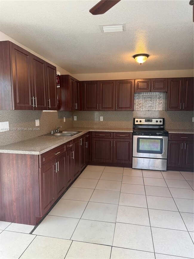 Building Photo - 1330 NW 7th Ct