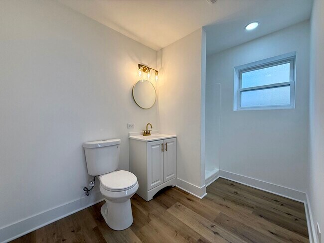 Building Photo - 14916 Langley Ave