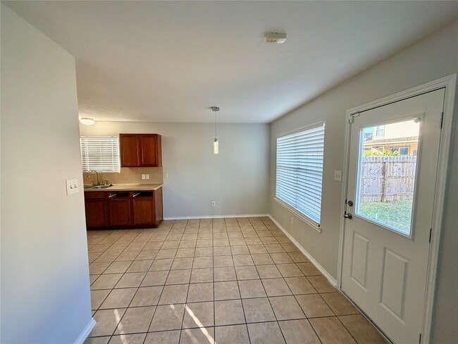 Building Photo - 9011 Aspen Trace Ln