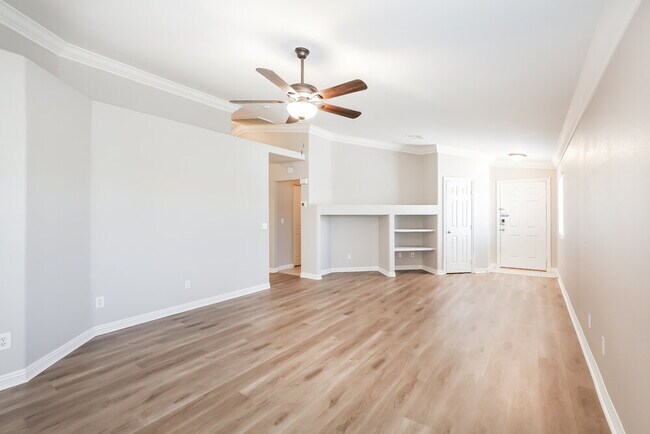 Building Photo - 2015 Pink Coral Dr