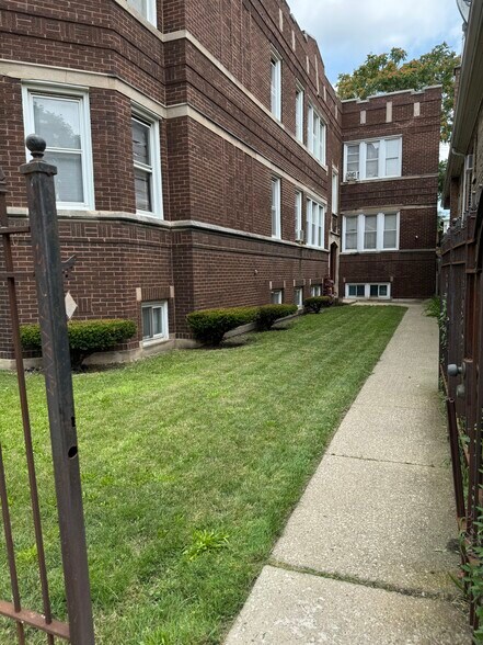 Front of the property - 6609 S California Ave