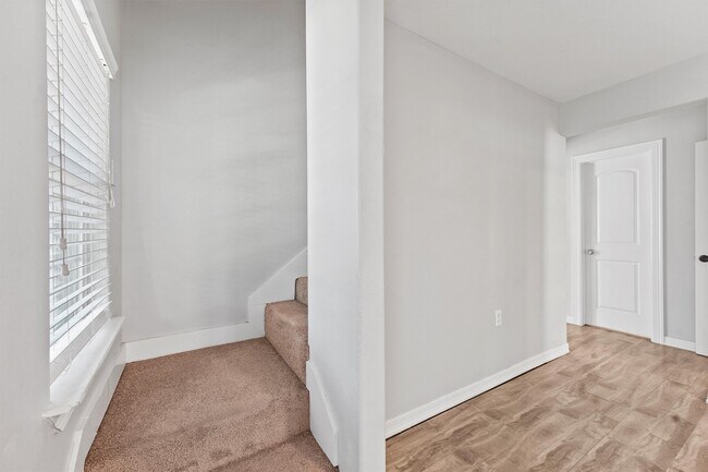 Building Photo - 16730 Springfield Dr