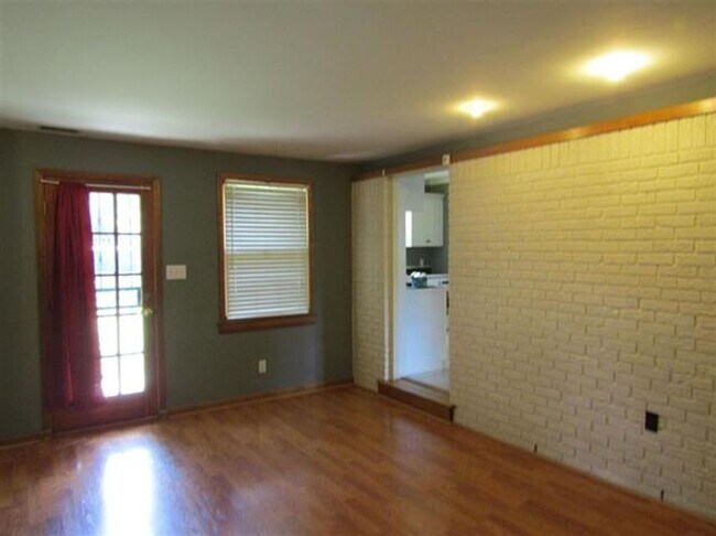 Building Photo - 5012 N Peg Ln