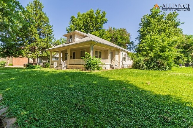 Building Photo - 1010 Osage St