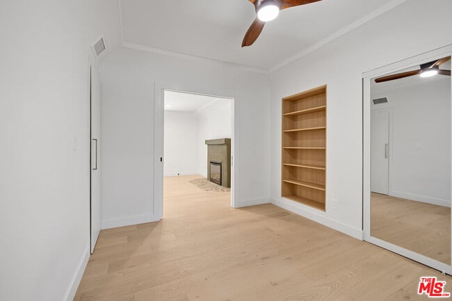 Building Photo - 839 Westmount Dr