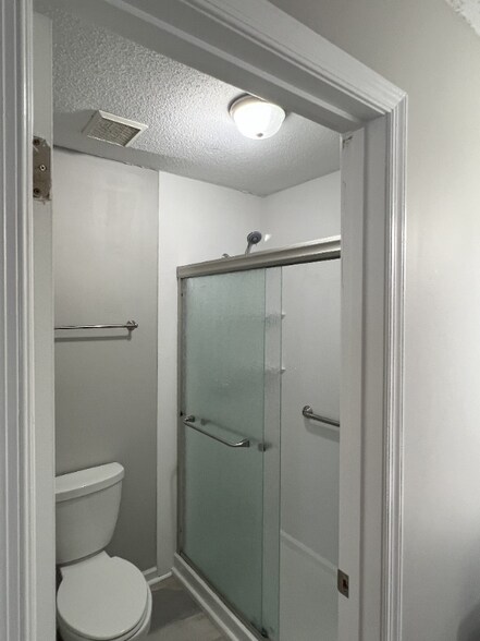 Building Photo - 7271 Sandy Creek Dr