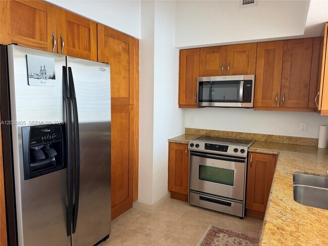Building Photo - 1755 E Hallandale Beach Blvd