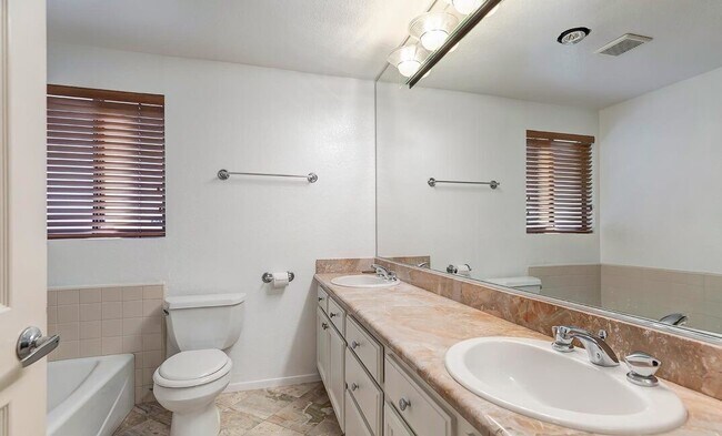 Building Photo - 1722 Malcolm Ave