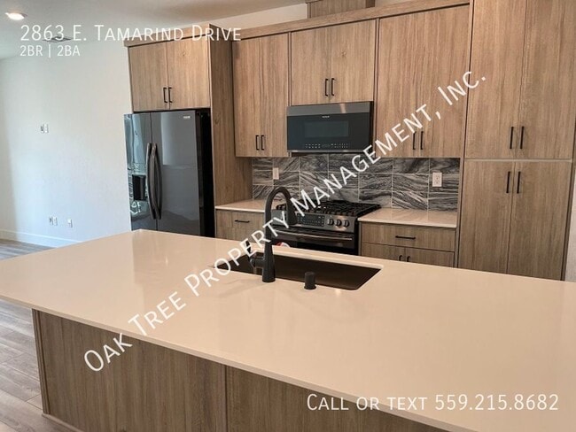 Building Photo - 2863 E Tamarind Dr