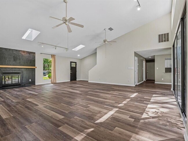 Building Photo - 3335 Micanopy Trail