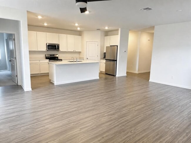 Building Photo - 4713 SW 83rd Lp