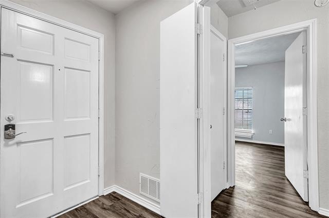 Building Photo - 2108 Teakwood Ln