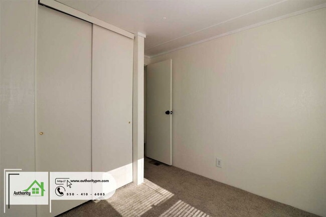 Building Photo - 3466 Shirley St