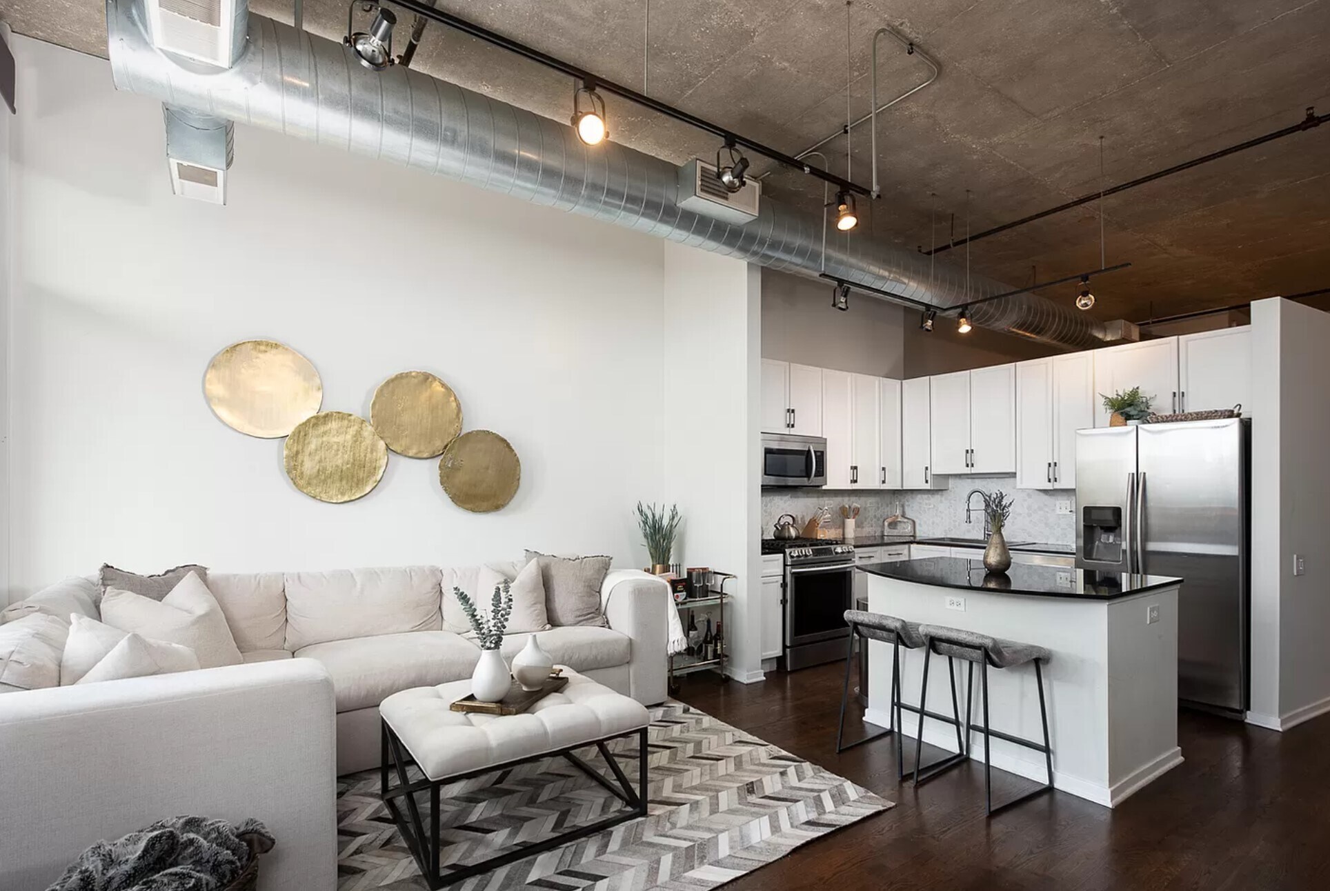 Building Photo - 519 N Clark St