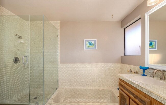 Building Photo - Very Cute 3 bedroom 2 bath Home!!