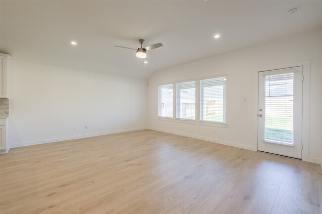 Building Photo - 31718 Hallington Hl Ln