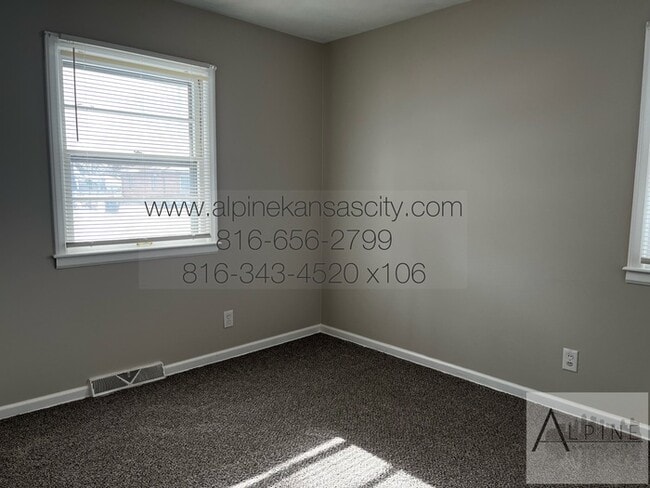 Building Photo - Independence Split Level, Finished Basement!