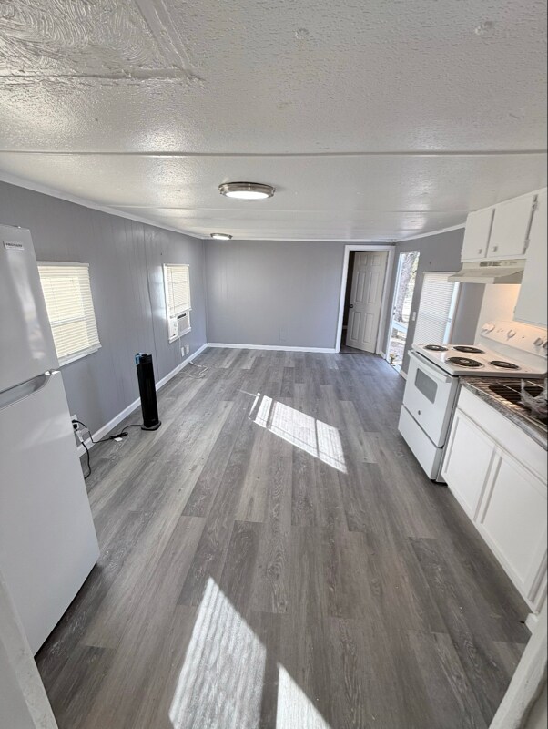 Building Photo - 215 Weeks Rd