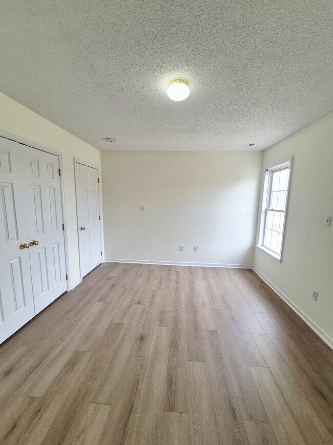 Building Photo - 7221 Oakmere Ct